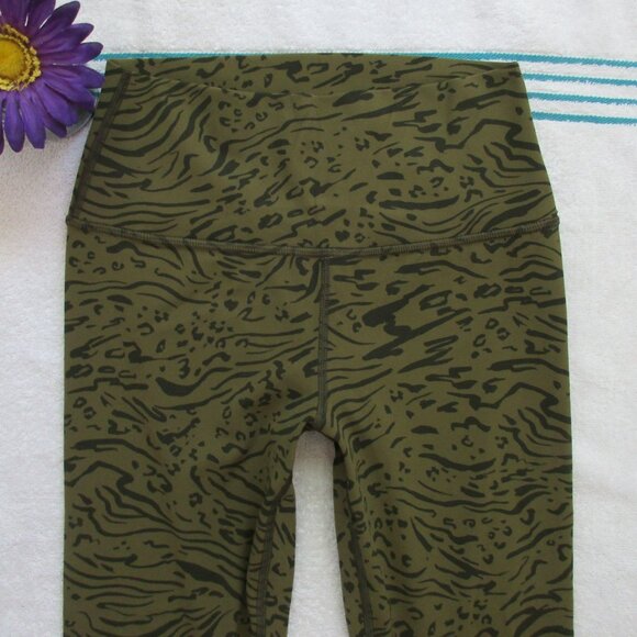 Athleta Pants - Athleta Green Patterned Leggings